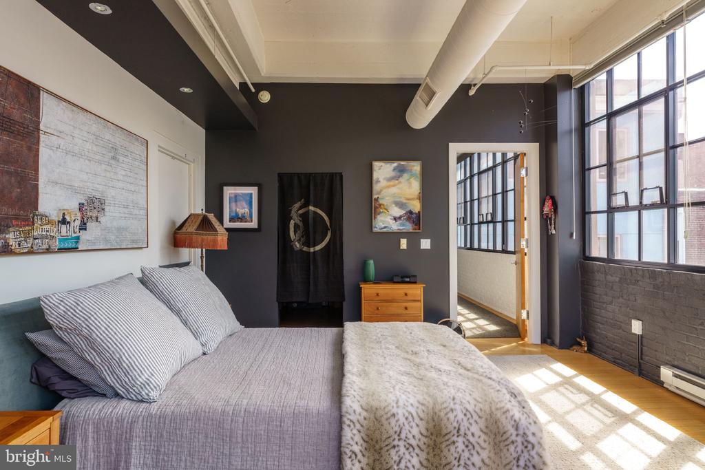 20-22 N 3RD STREET Unit: 401