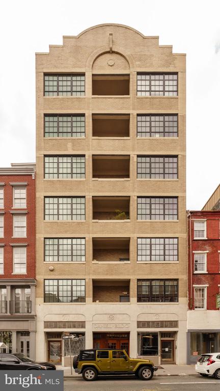 20-22 N 3RD STREET Unit: 401
