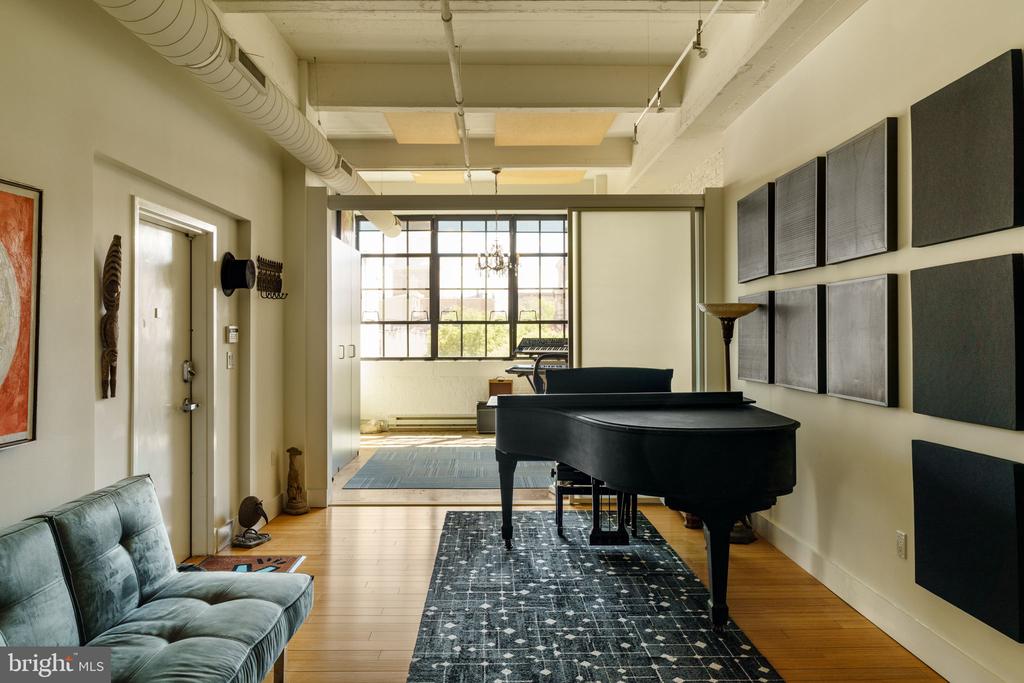 20-22 N 3RD STREET Unit: 401