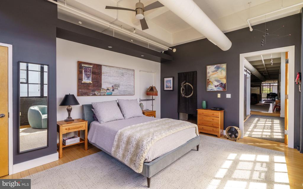 20-22 N 3RD STREET Unit: 401