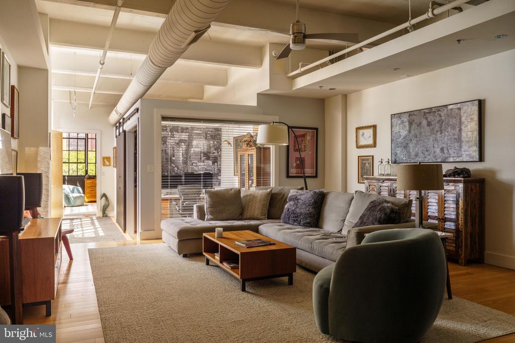 20-22 N 3RD STREET Unit: 401
