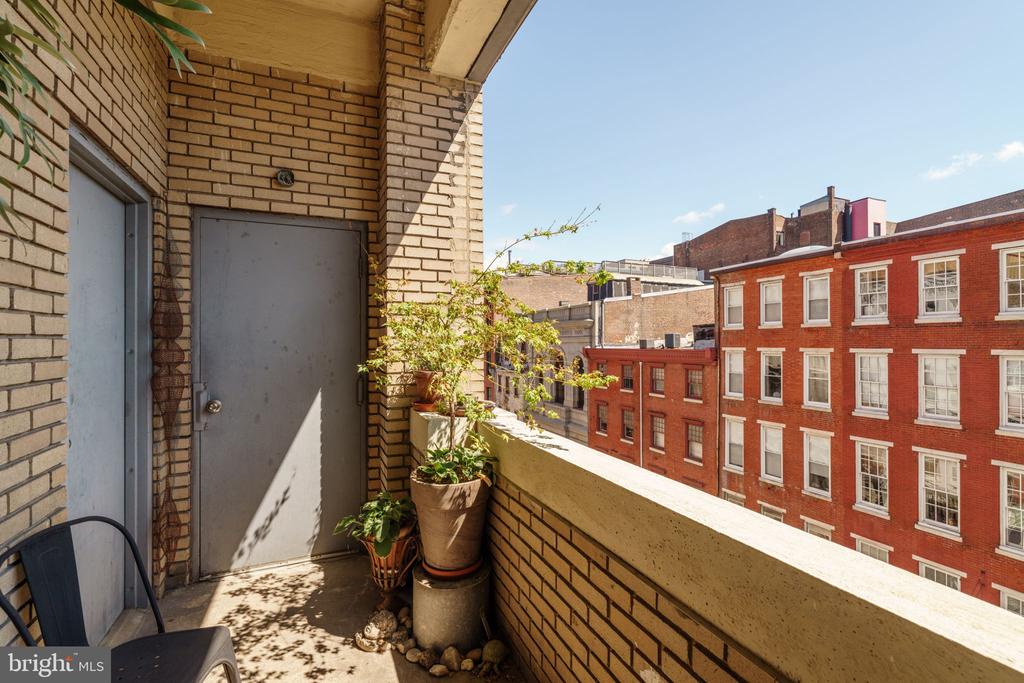 20-22 N 3RD STREET Unit: 401