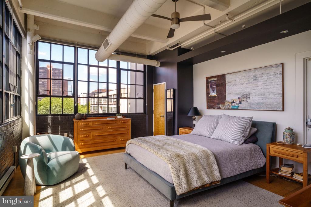 20-22 N 3RD STREET Unit: 401