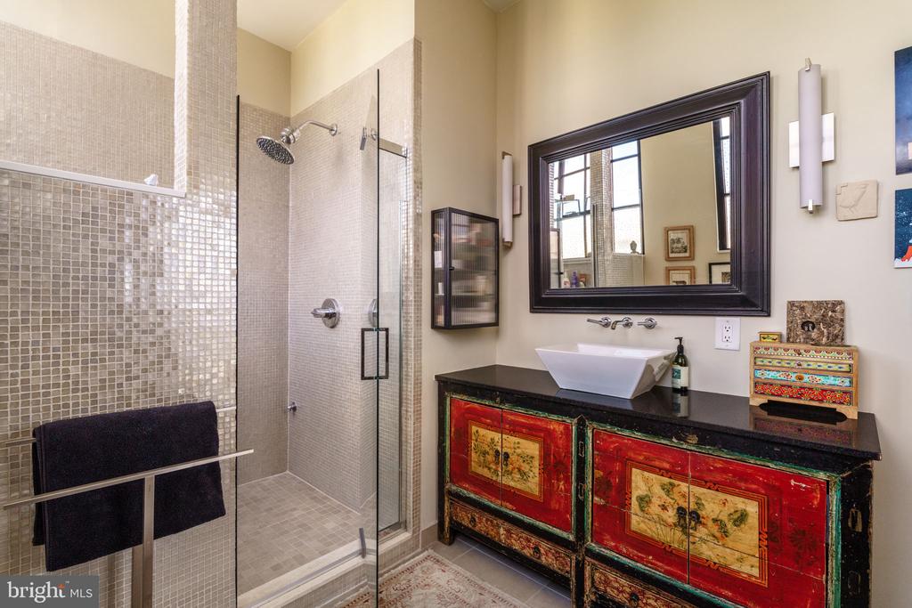 20-22 N 3RD STREET Unit: 401