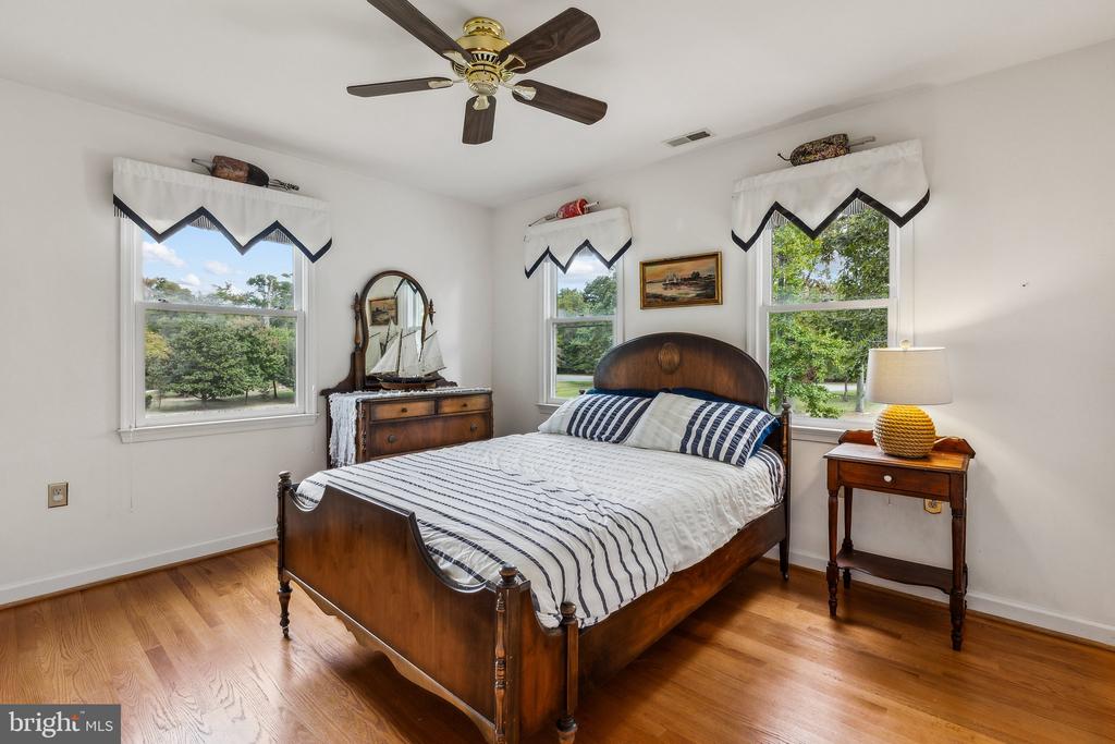 245 LIGHTHOUSE VIEW DRIVE