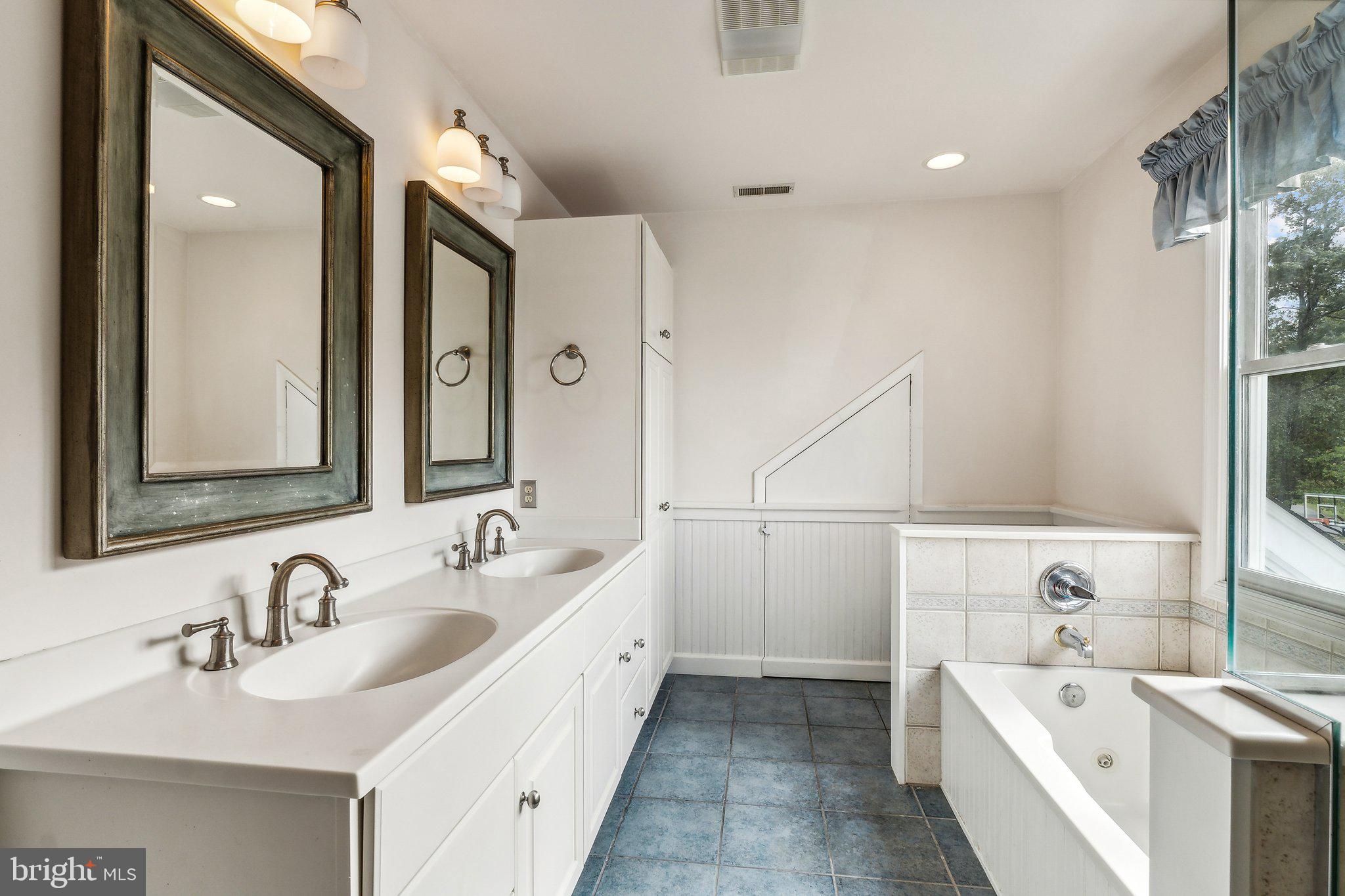 245 LIGHTHOUSE VIEW DRIVE