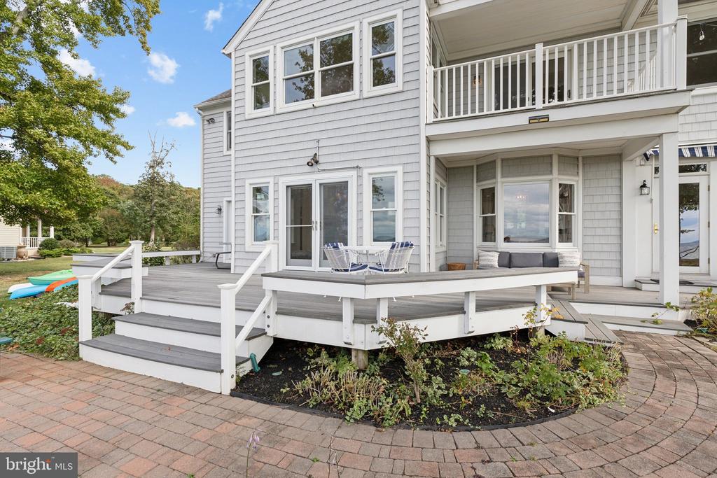 245 LIGHTHOUSE VIEW DRIVE