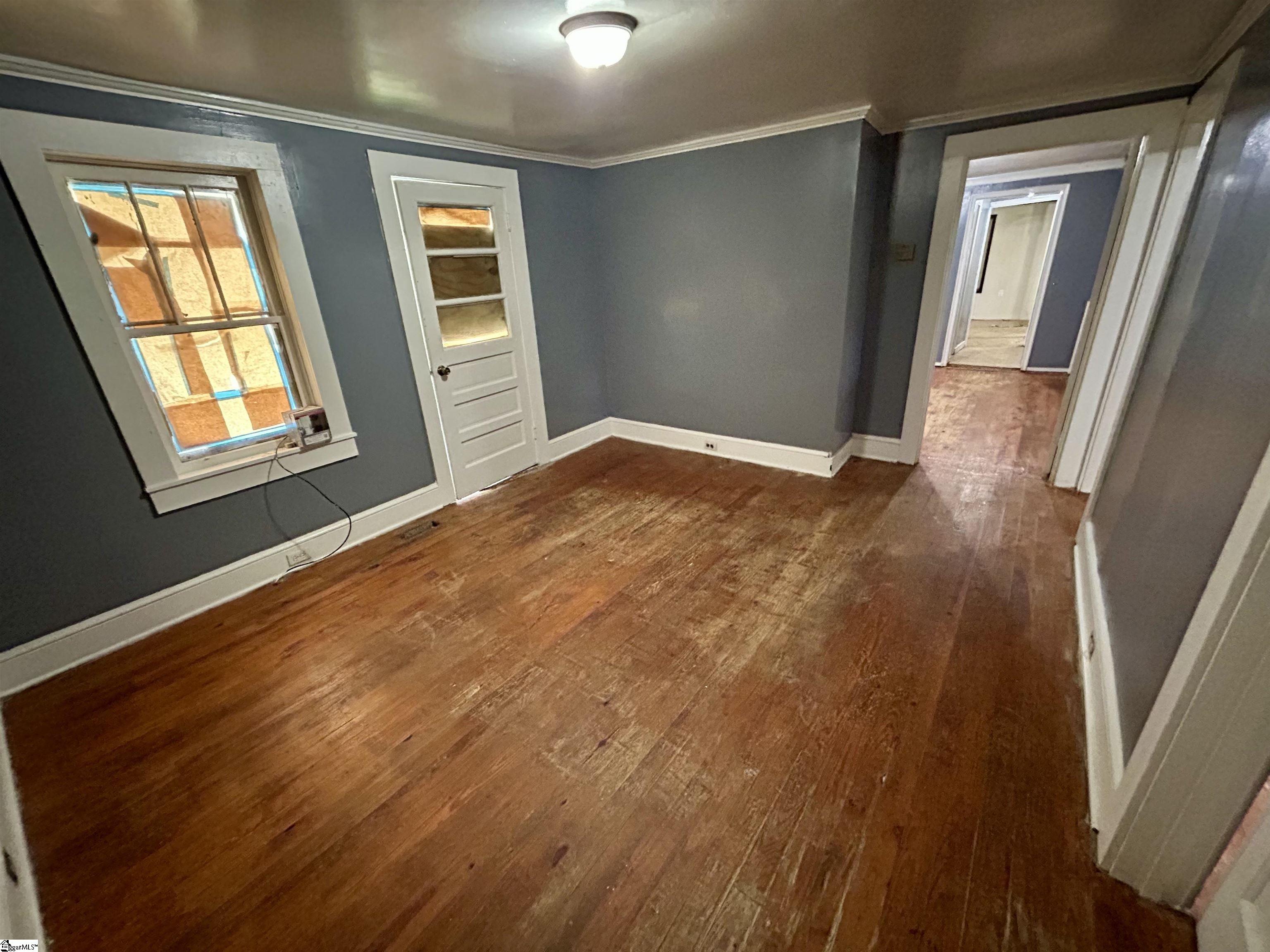 909 E South 2nd Street