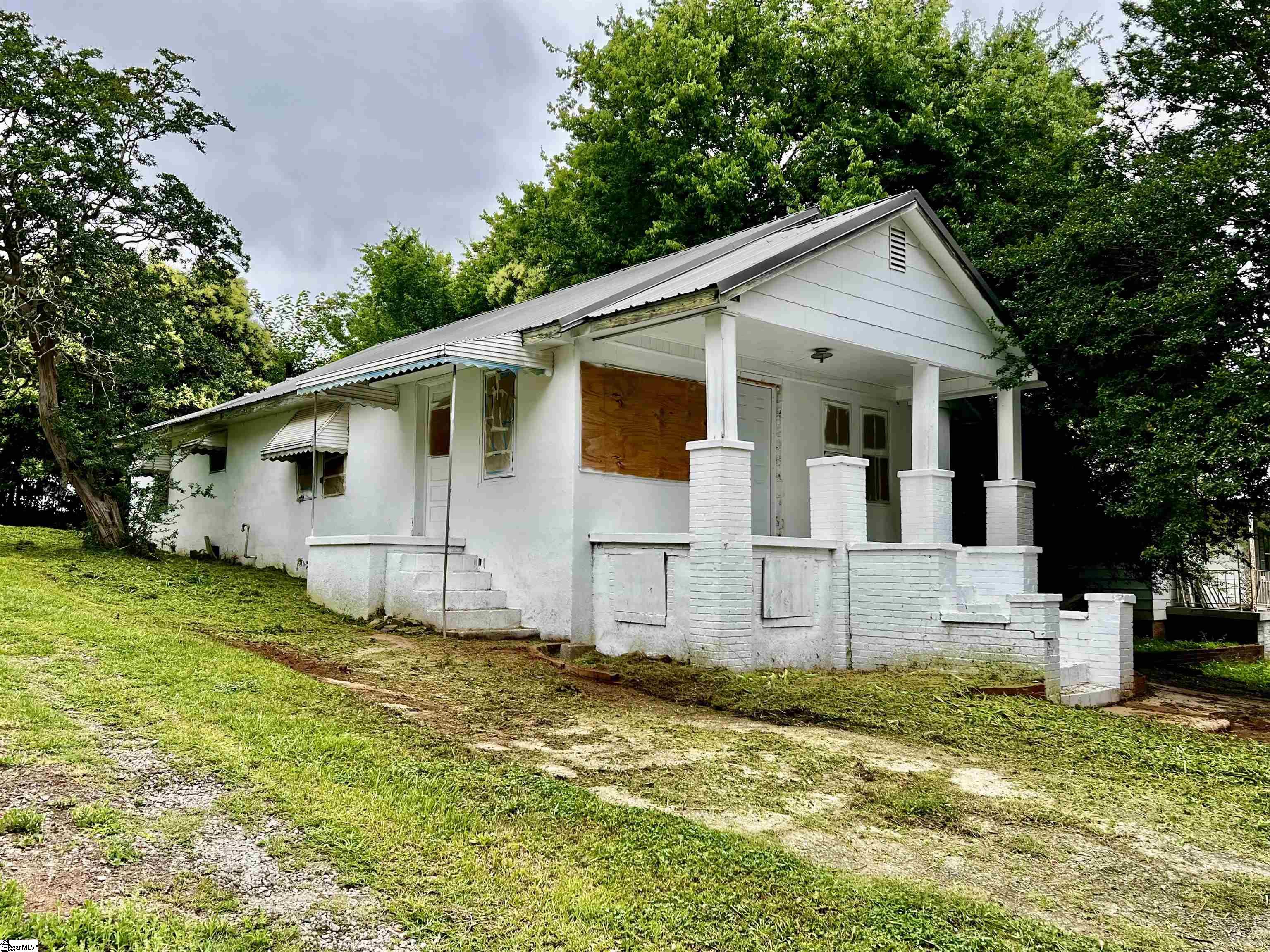 909 E South 2nd Street