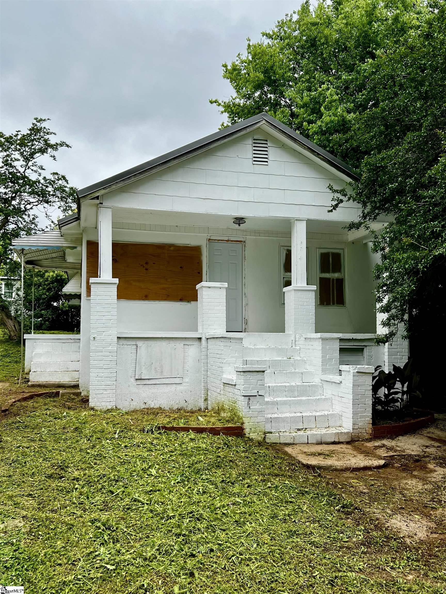 909 E South 2nd Street