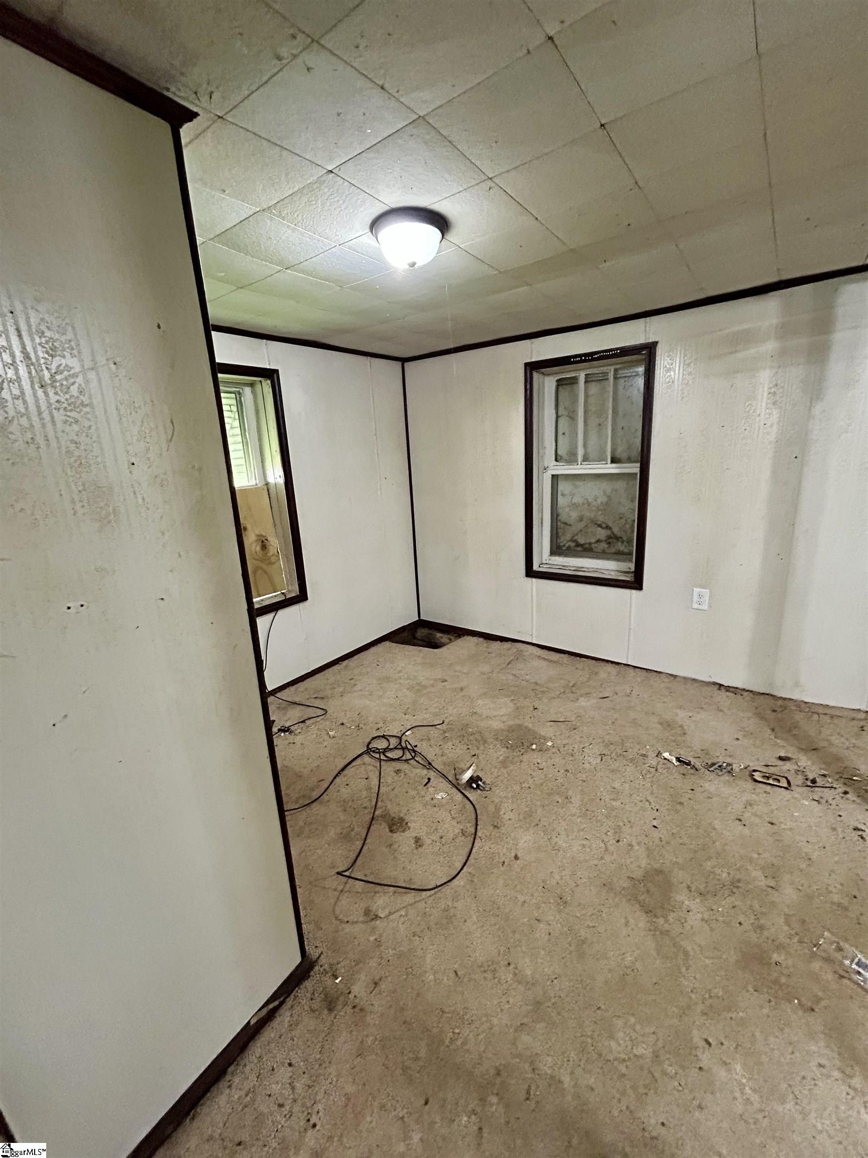 909 E South 2nd Street