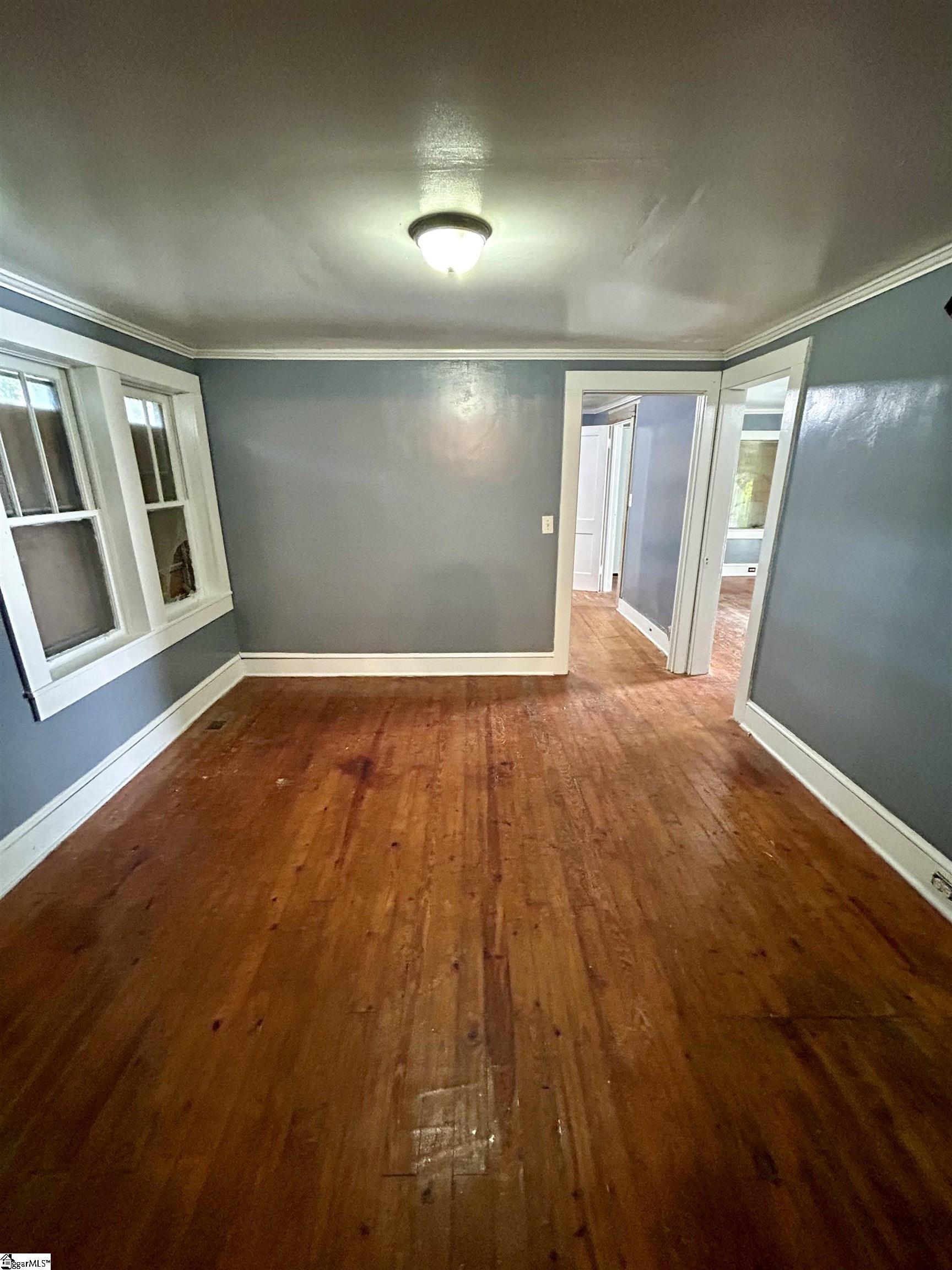 909 E South 2nd Street