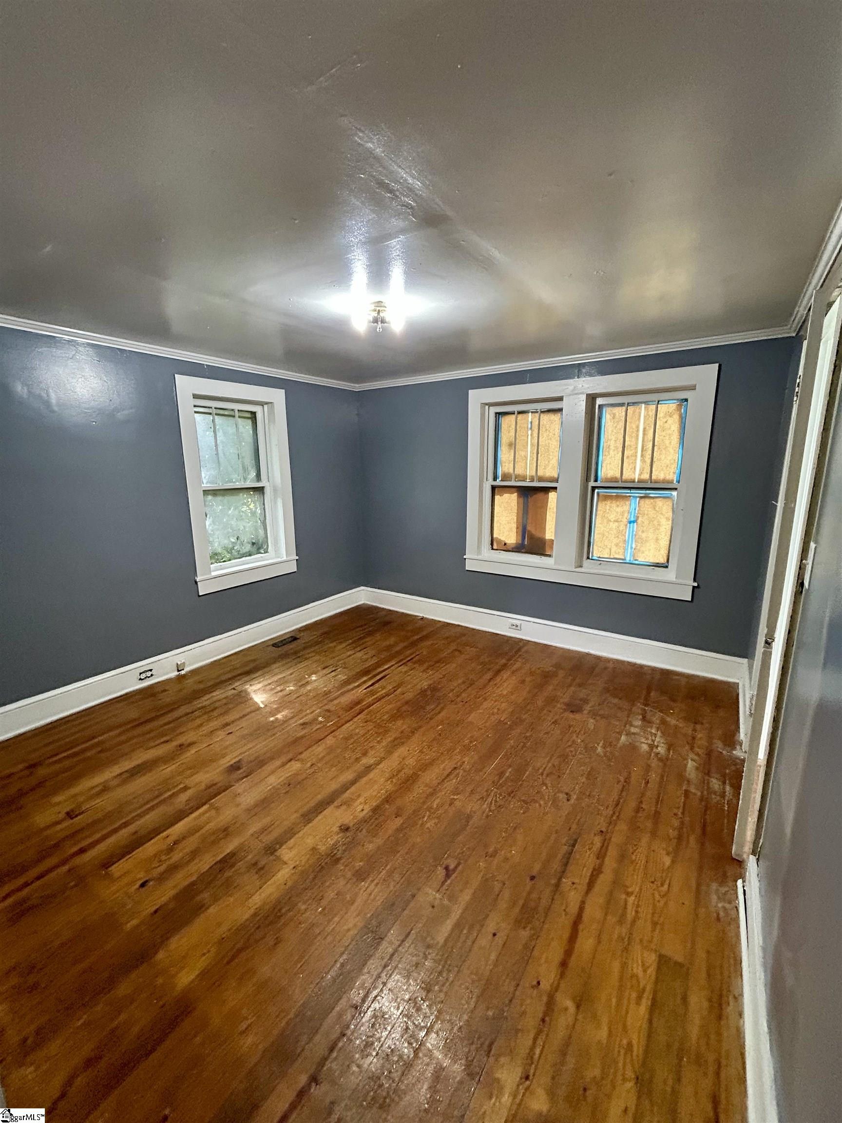 909 E South 2nd Street