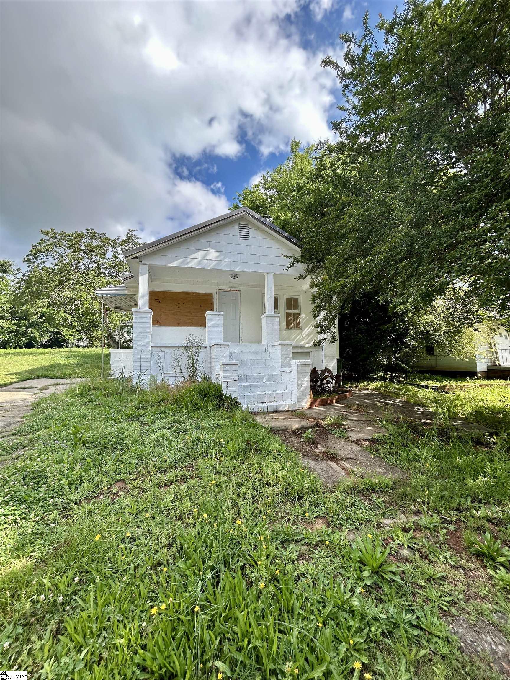 909 E South 2nd Street