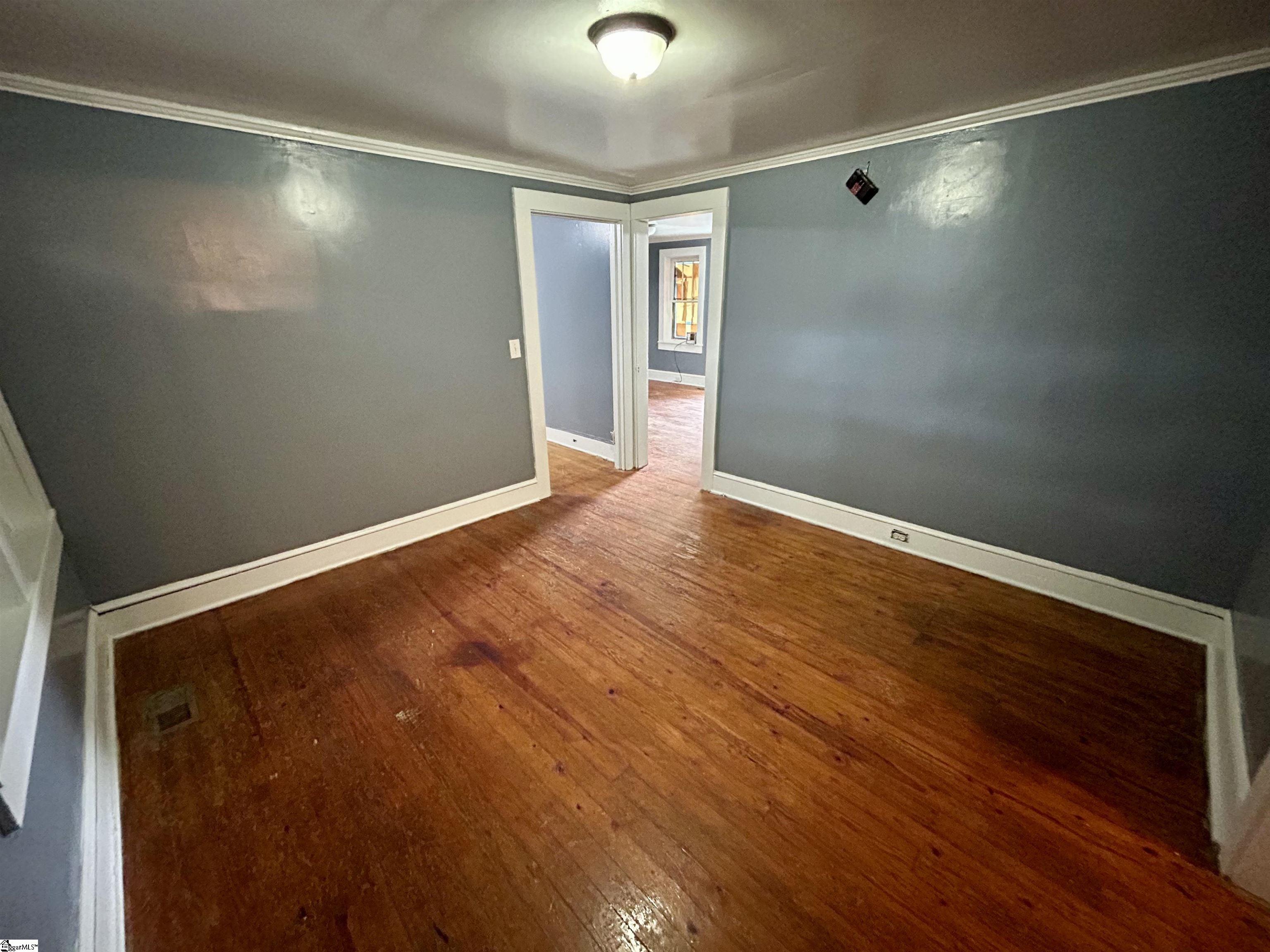 909 E South 2nd Street