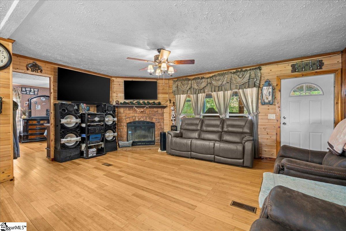408 Burton Creekside Road