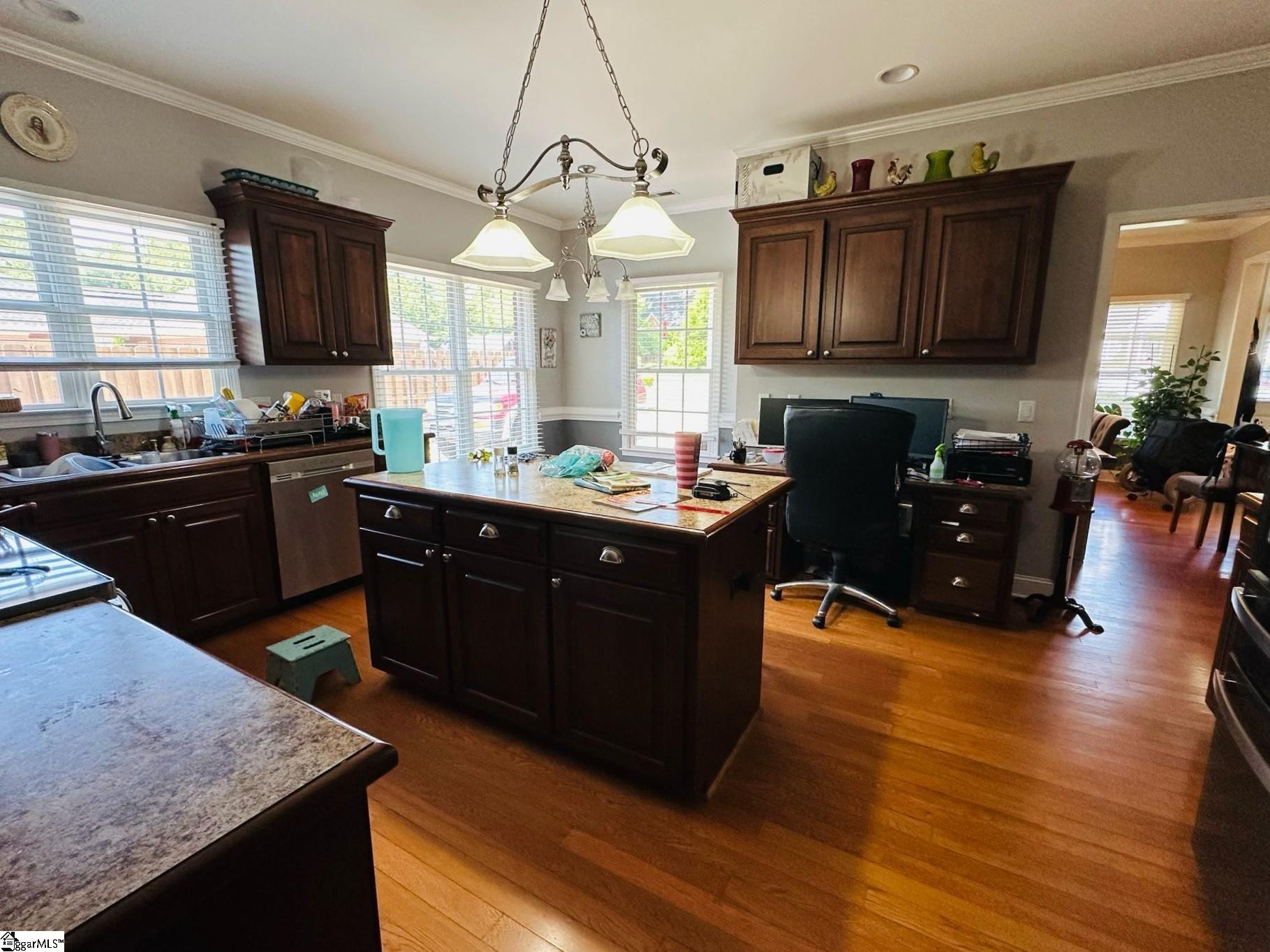 810 Tapestry Court