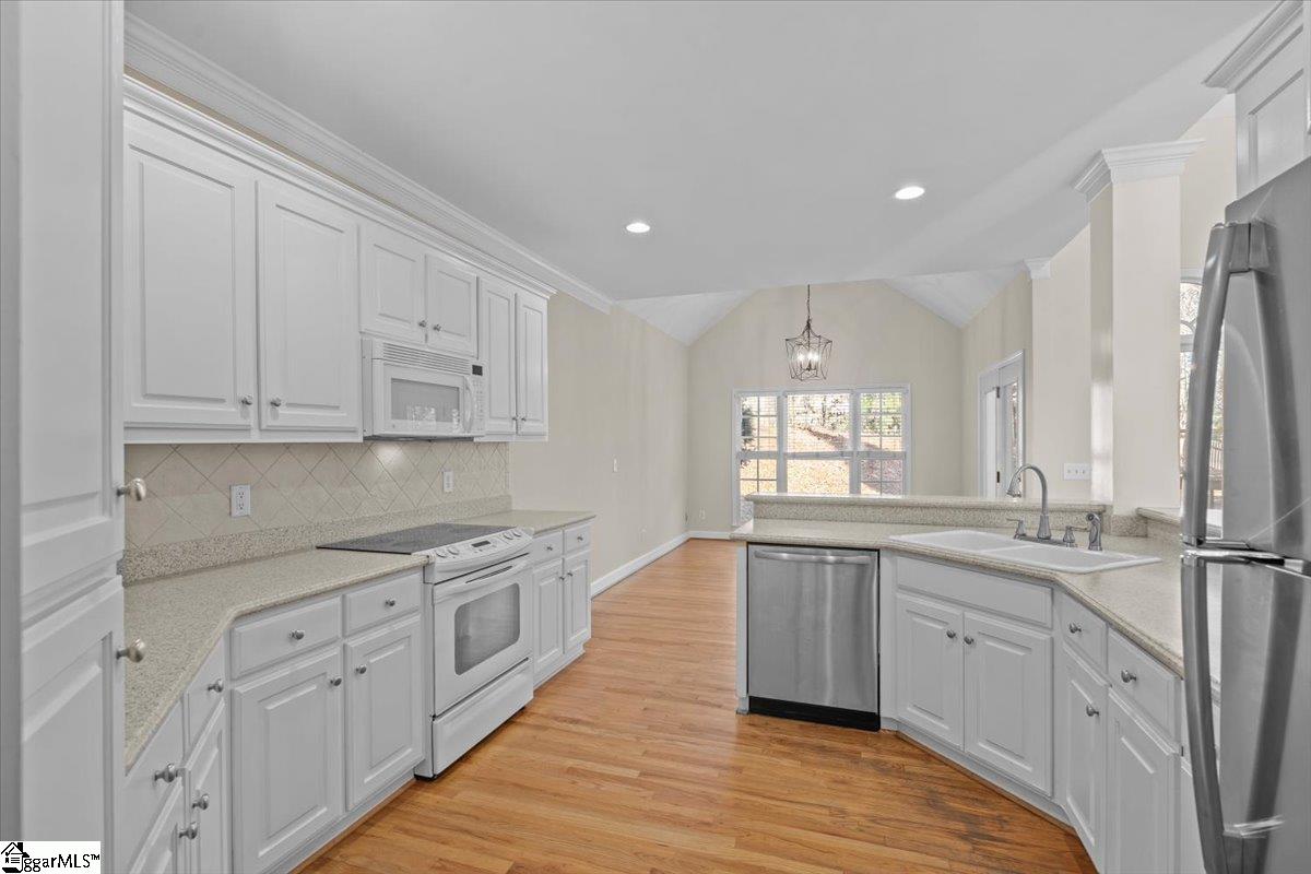 523 Meadowsweet Lane