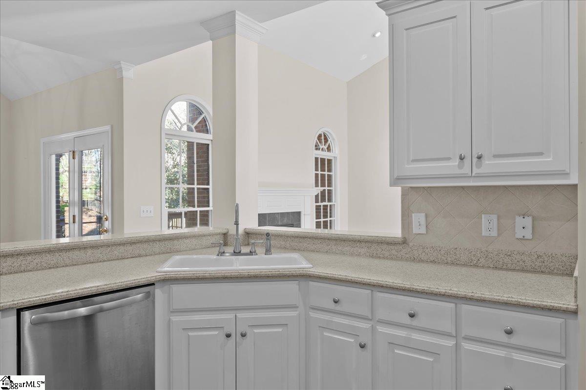 523 Meadowsweet Lane