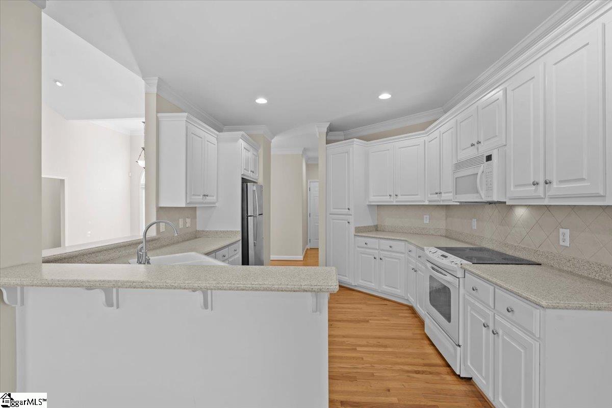 523 Meadowsweet Lane