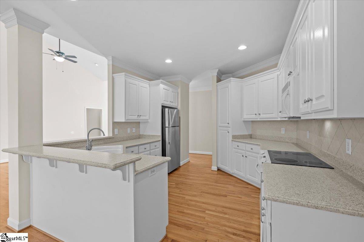 523 Meadowsweet Lane