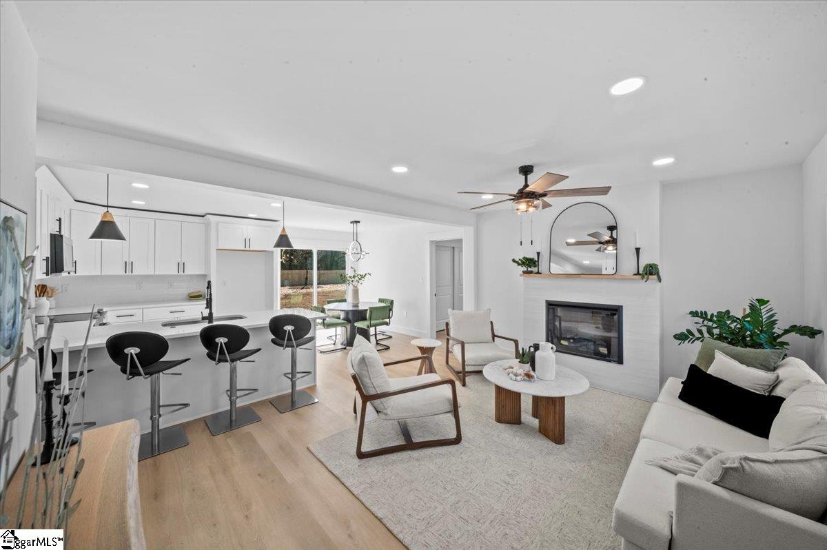 2304 Old Spartanburg Highway