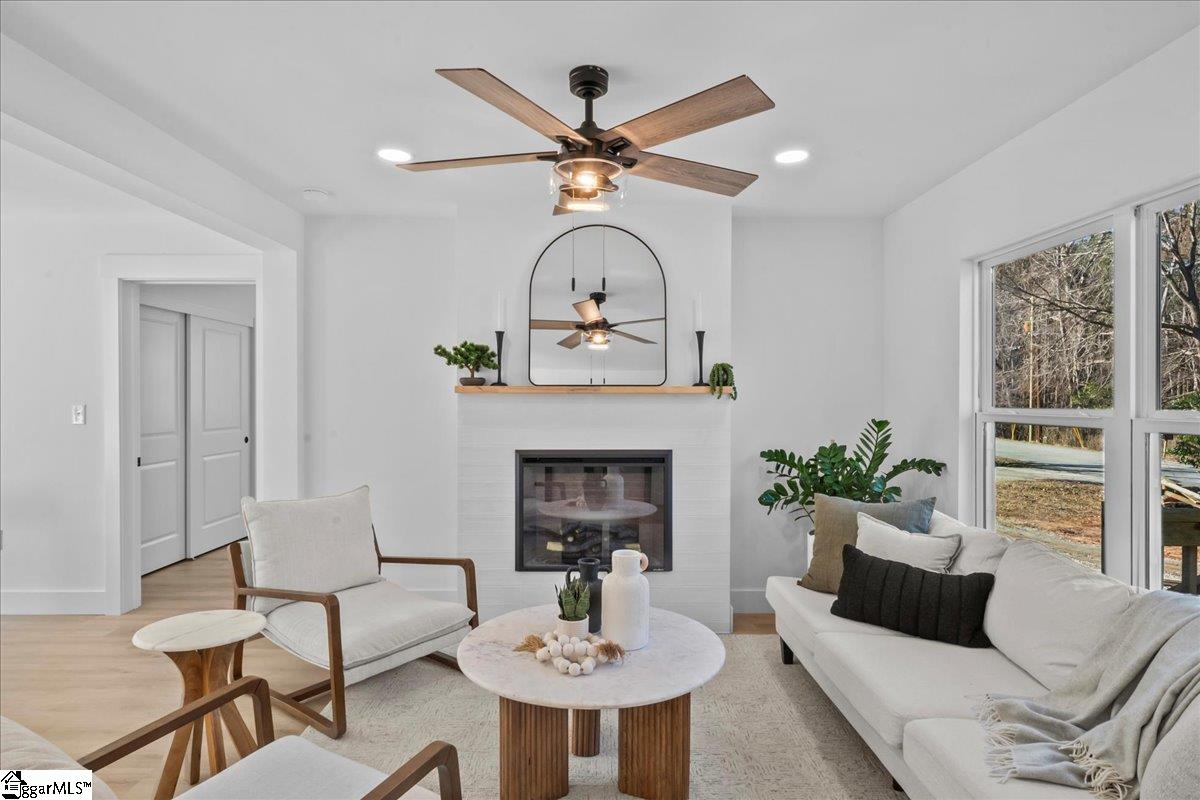 2304 Old Spartanburg Highway