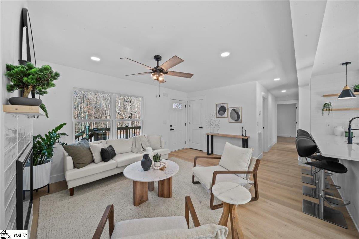 2304 Old Spartanburg Highway