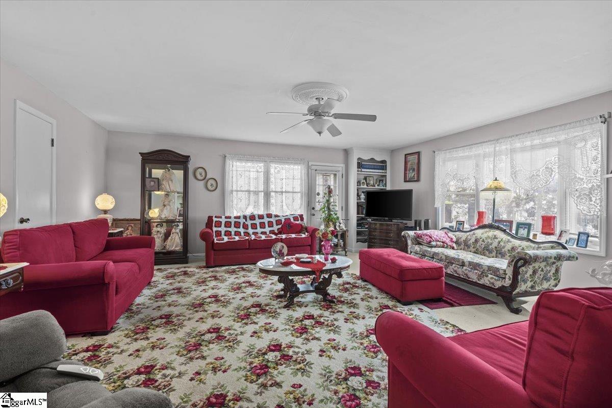 500 W Rutherford Street