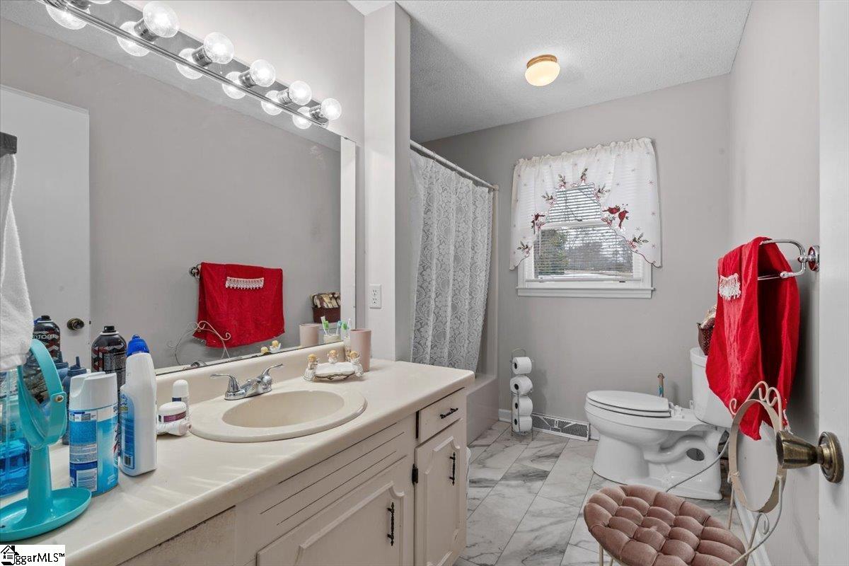 500 W Rutherford Street