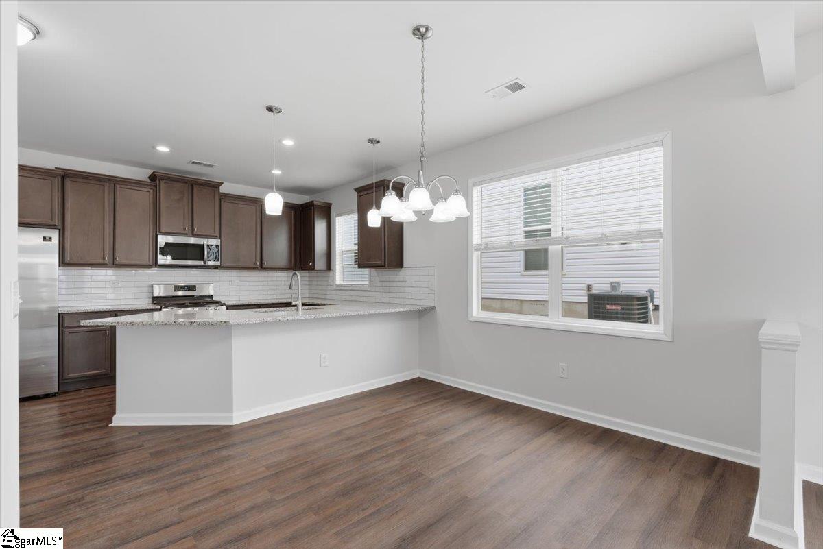 6 Ashborne Lane
