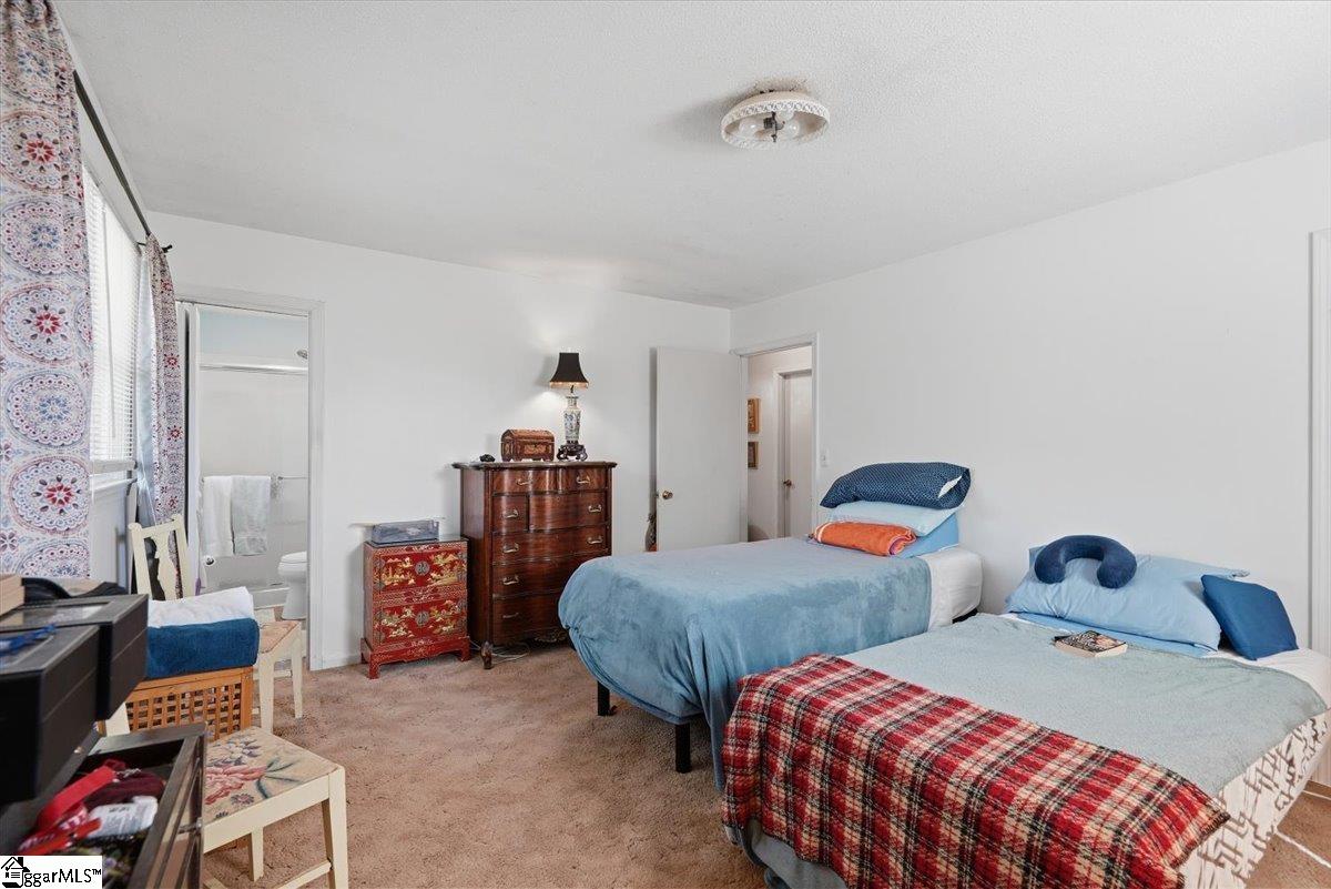 102 Pine Needle Trail