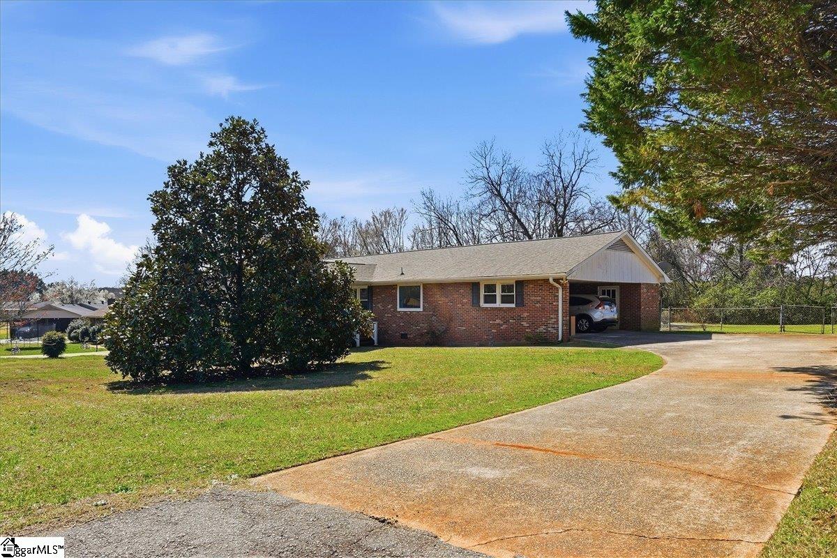 102 Pine Needle Trail