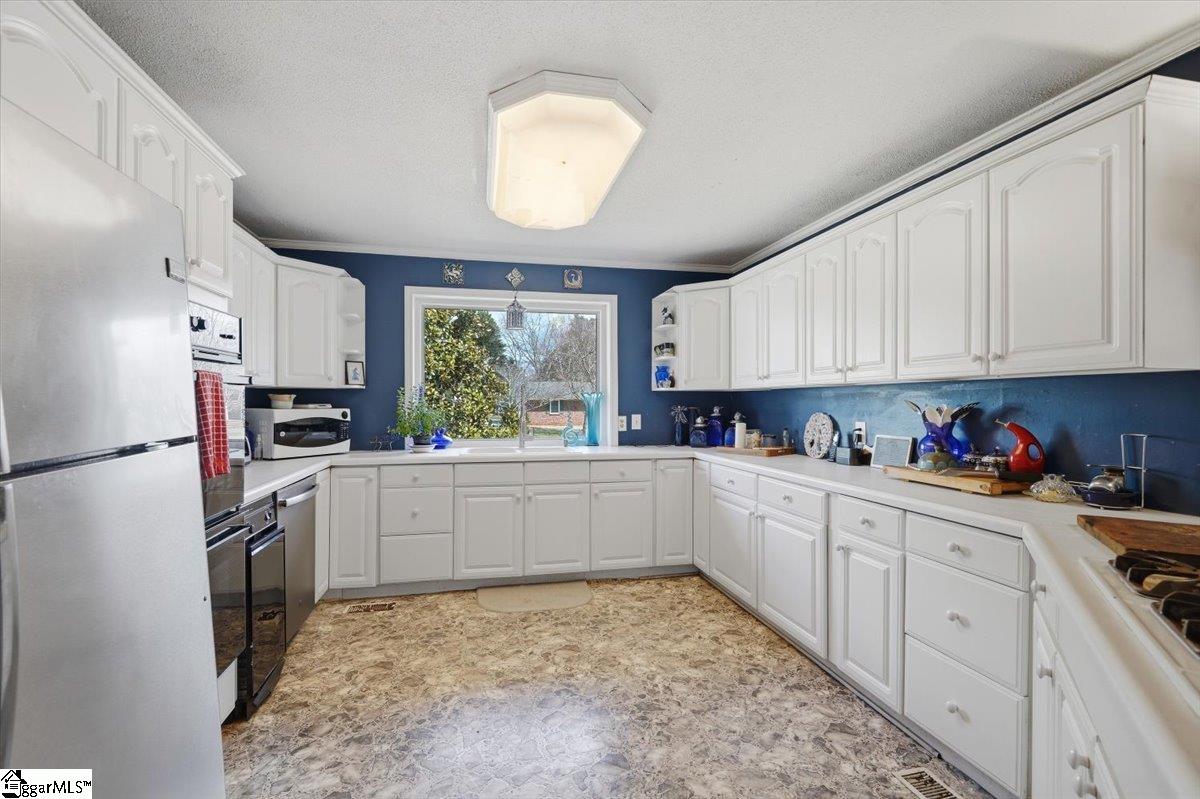 102 Pine Needle Trail