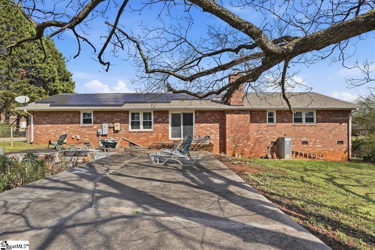 102 Pine Needle Trail