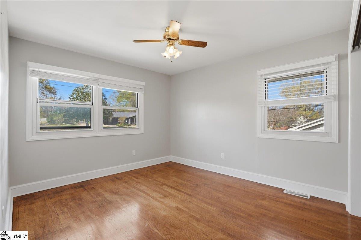 11 Spring Valley Road