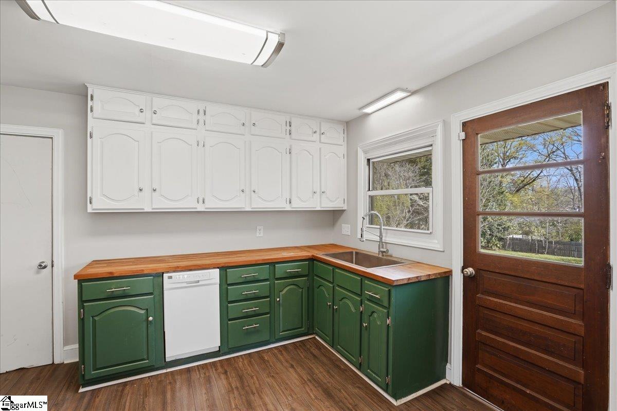 11 Spring Valley Road