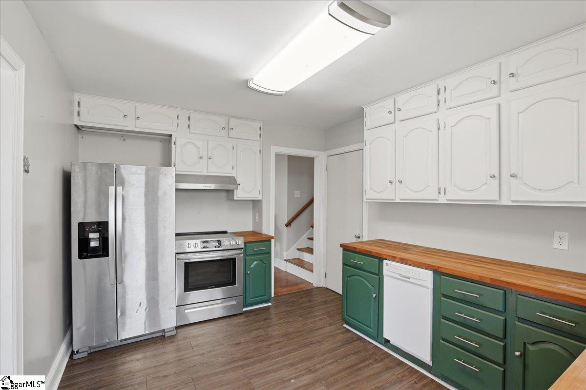 11 Spring Valley Road