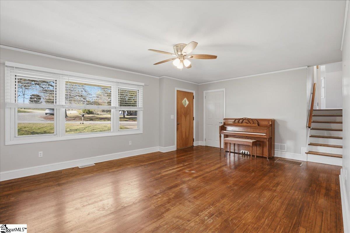 11 Spring Valley Road