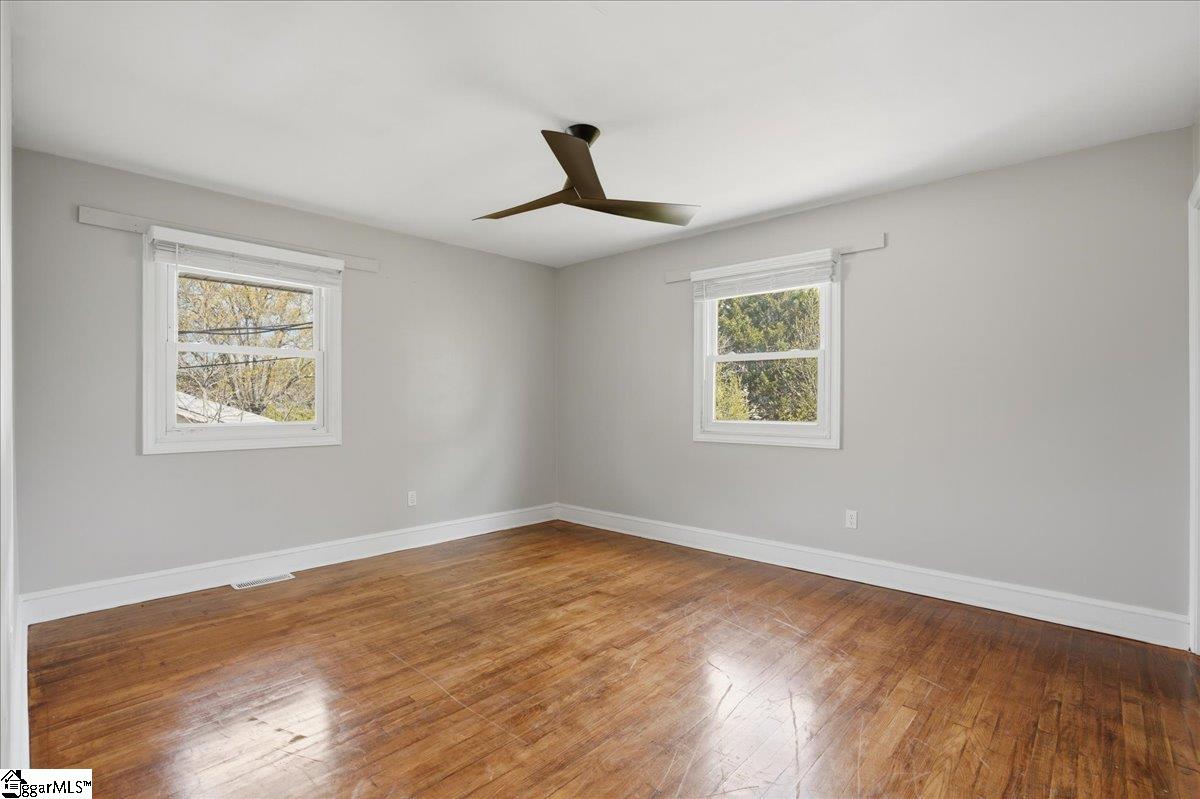 11 Spring Valley Road