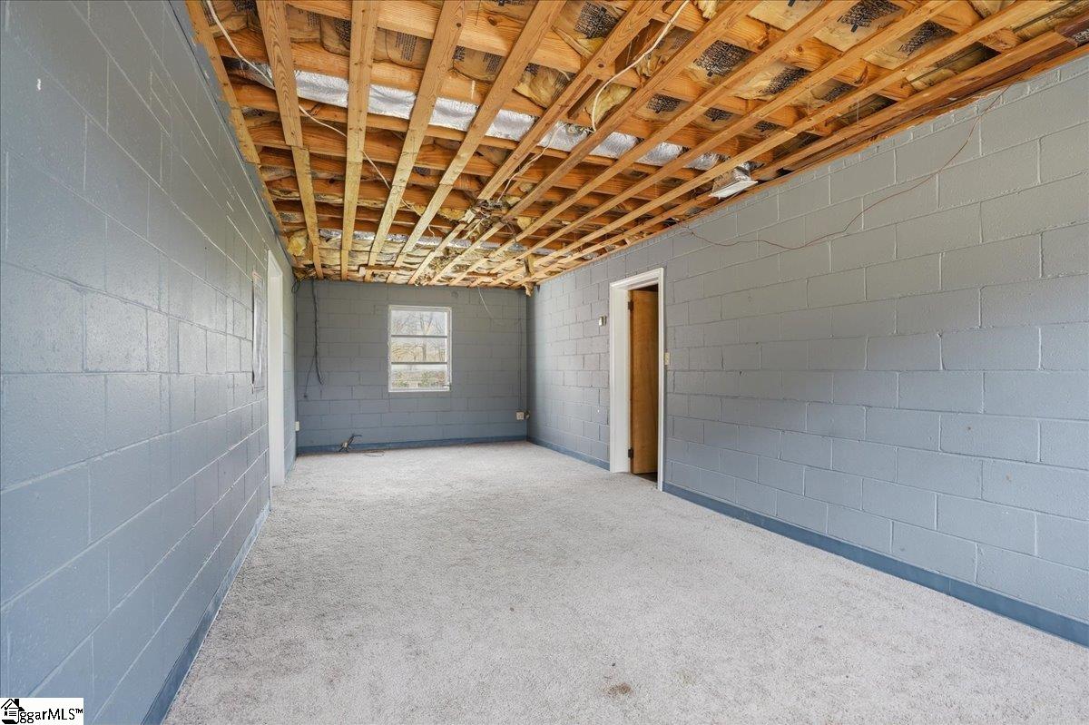 11 Spring Valley Road