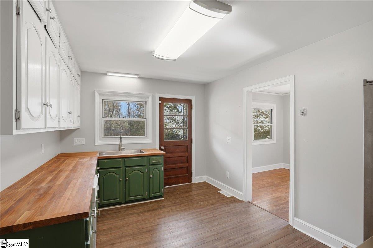 11 Spring Valley Road