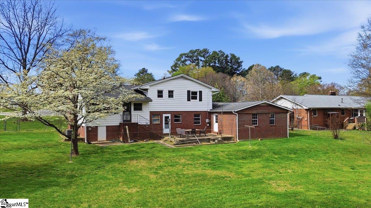 11 Spring Valley Road