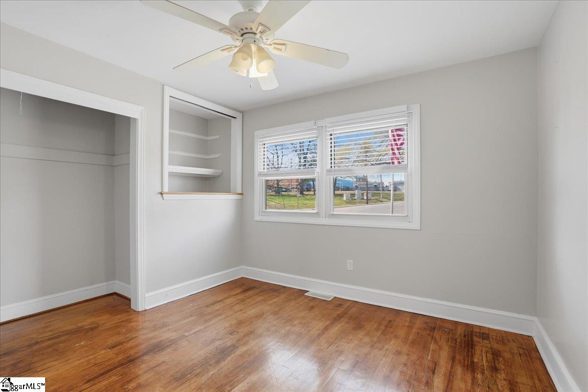 11 Spring Valley Road