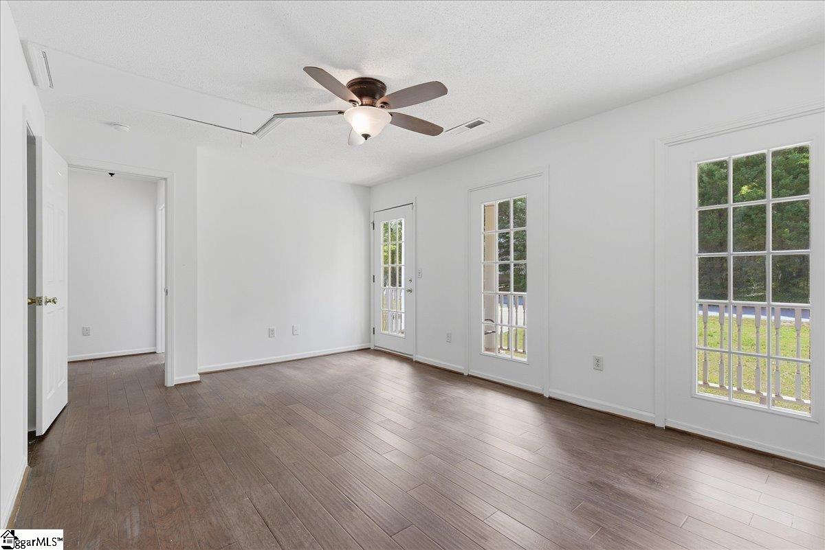 610 Walnut Way