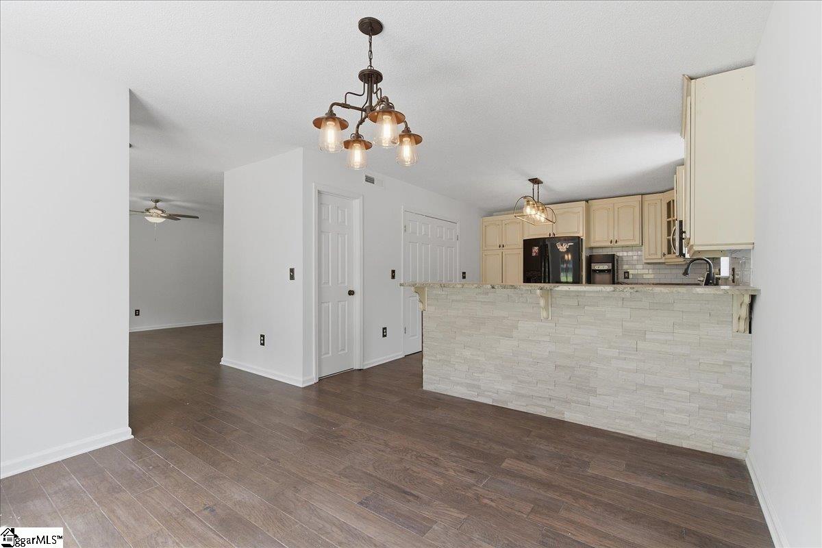 610 Walnut Way