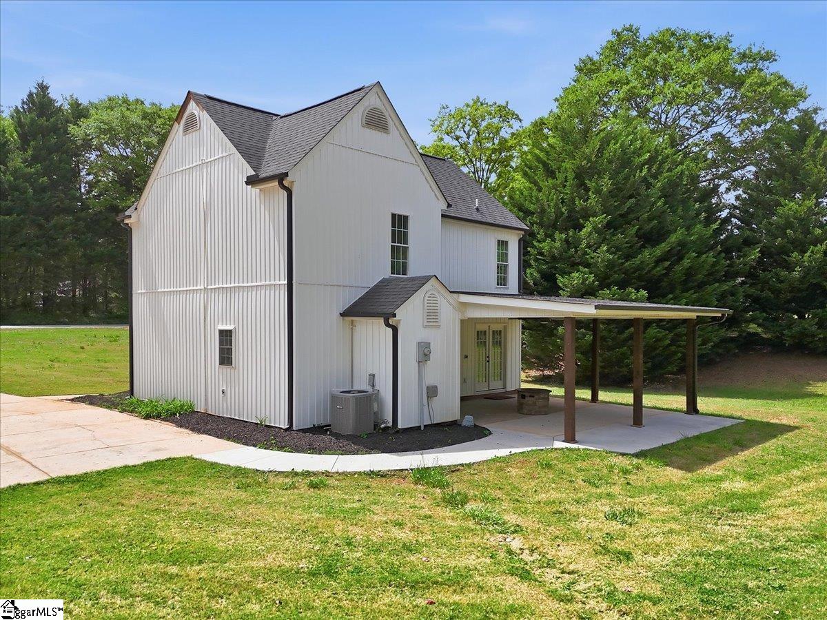 610 Walnut Way
