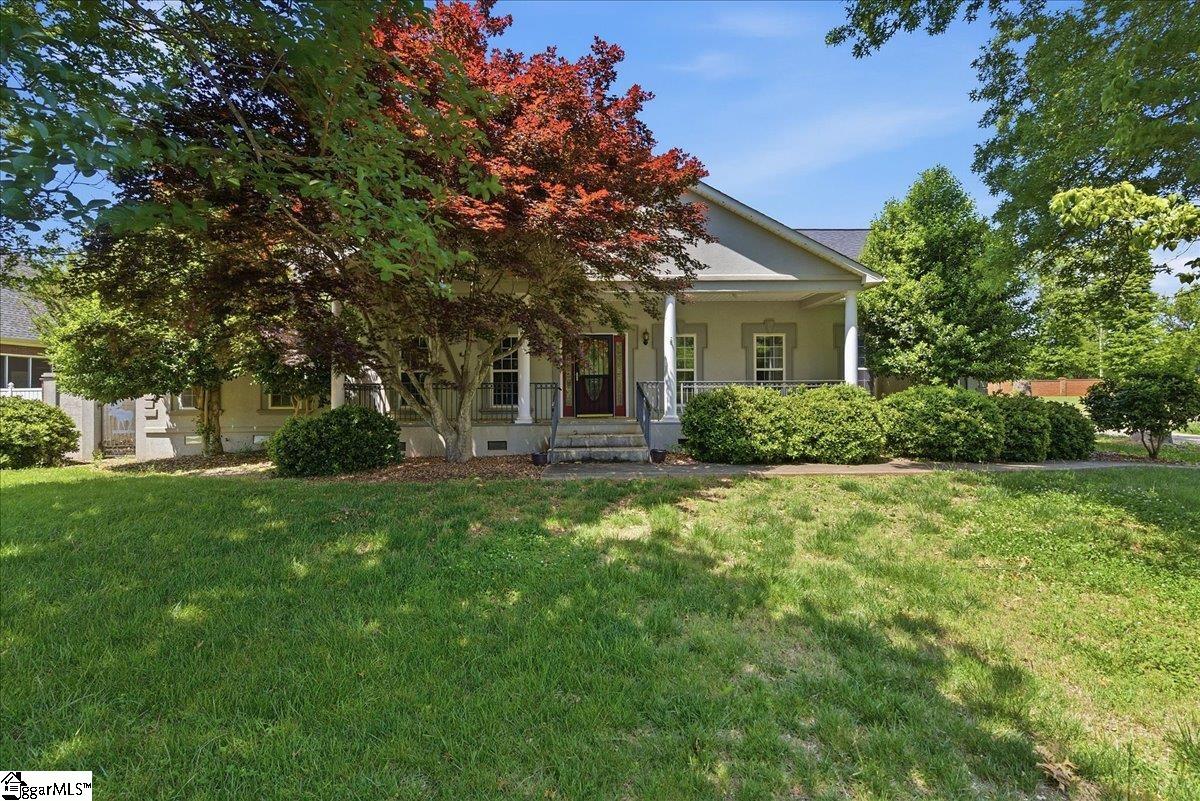 212 Watersedge Drive