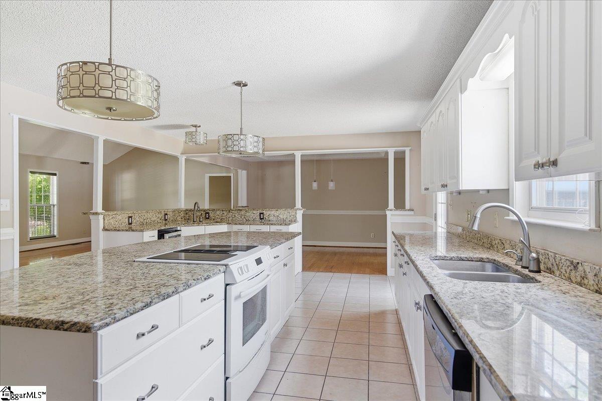 212 Watersedge Drive