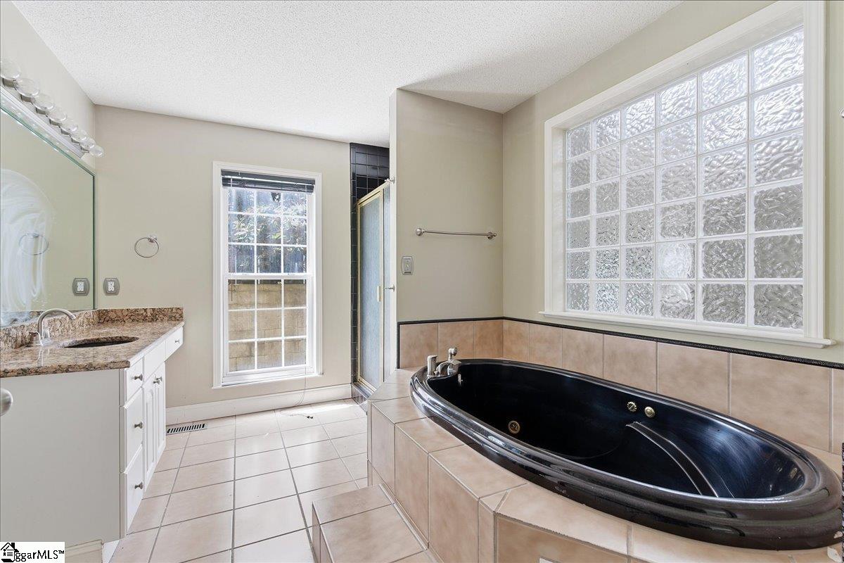 212 Watersedge Drive